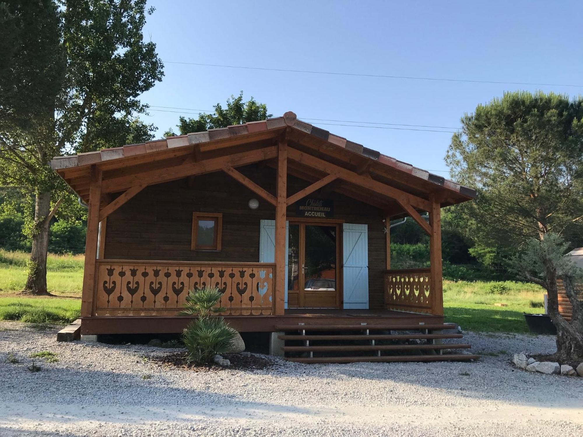 Les Chalets Монрежо Екстериор снимка